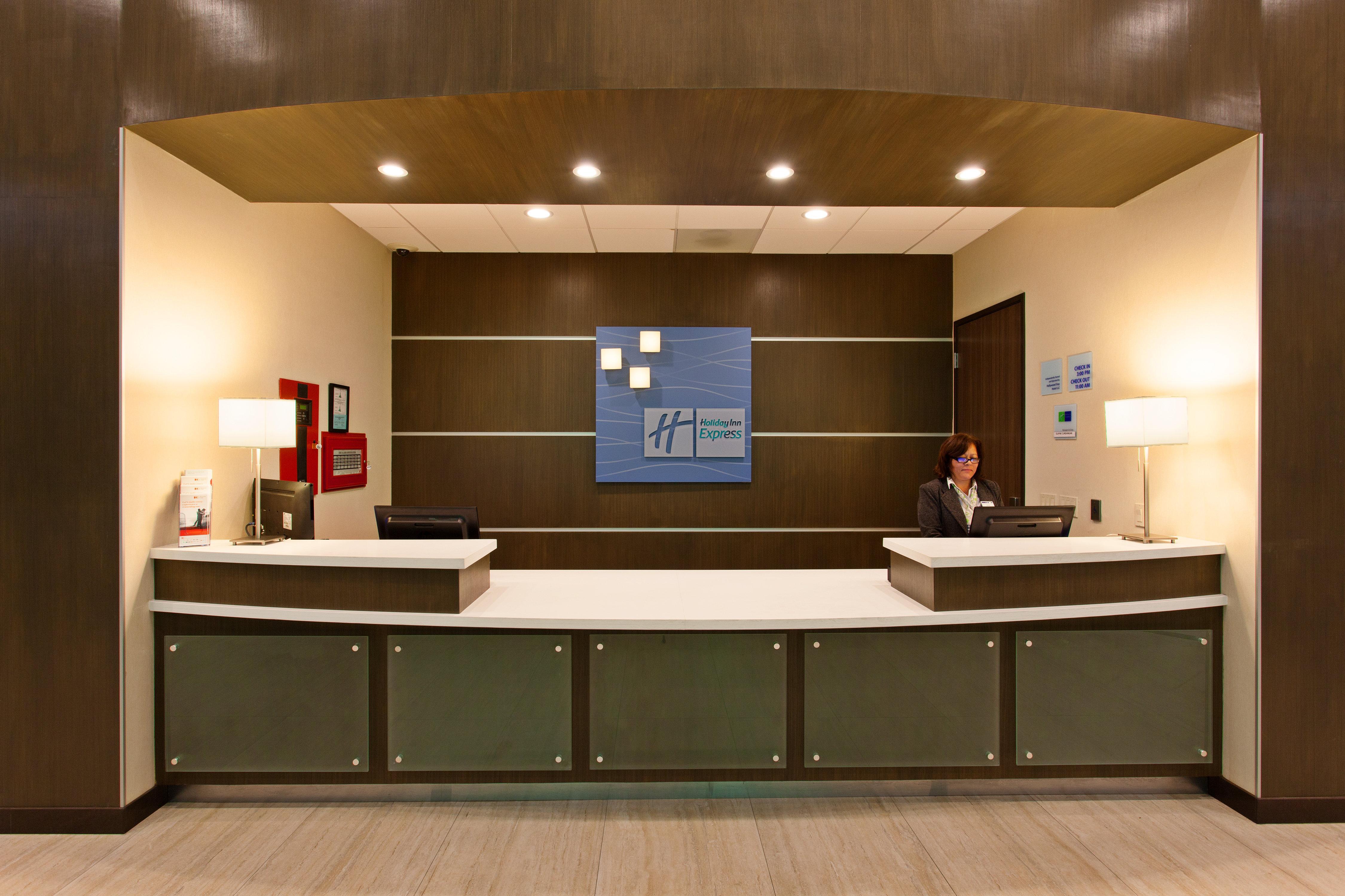 Holiday Inn Express North Hollywood - Burbank Area By Ihg Los Ángeles Exterior foto