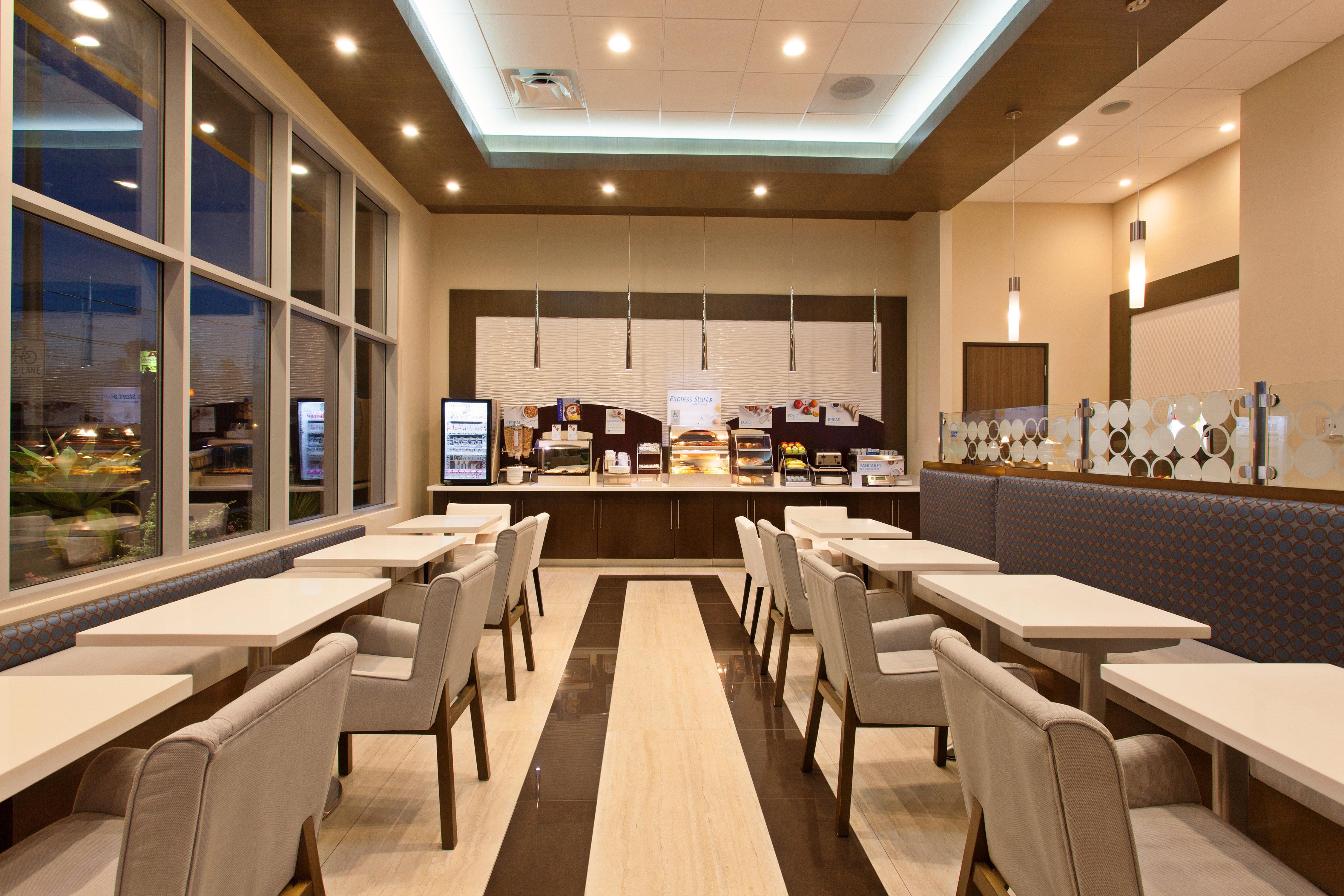 Holiday Inn Express North Hollywood - Burbank Area By Ihg Los Ángeles Exterior foto