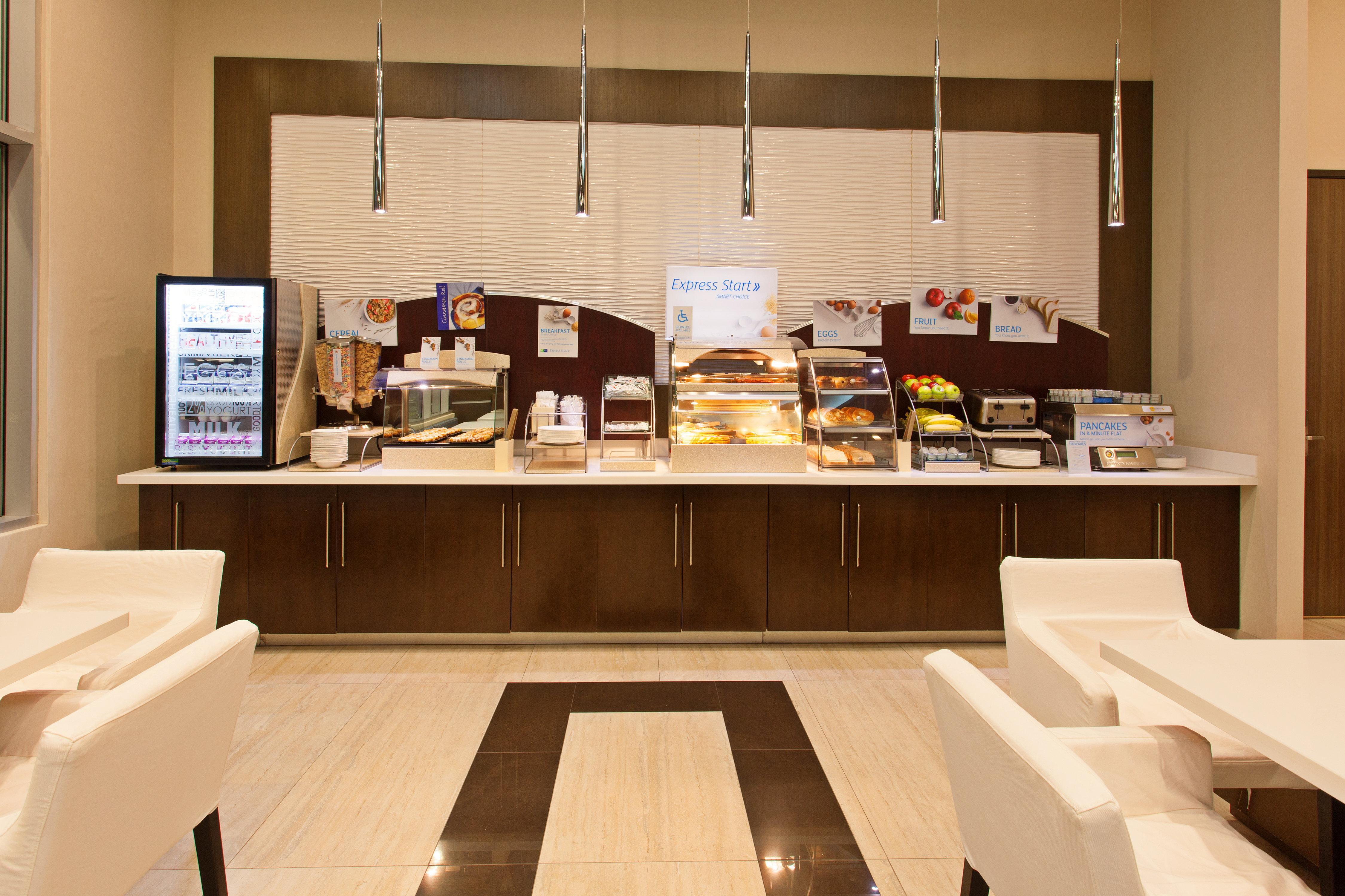 Holiday Inn Express North Hollywood - Burbank Area By Ihg Los Ángeles Exterior foto