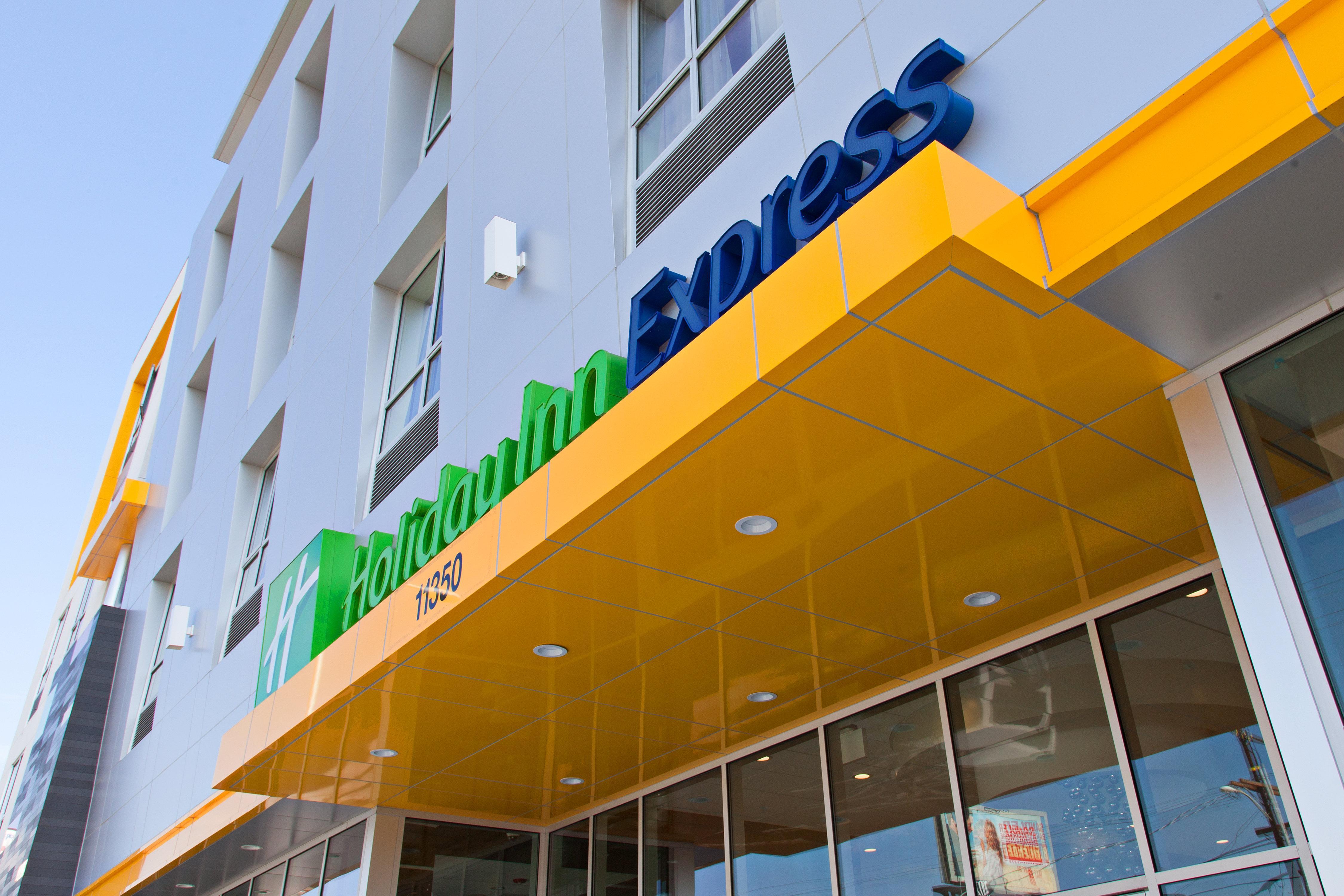 Holiday Inn Express North Hollywood - Burbank Area By Ihg Los Ángeles Exterior foto