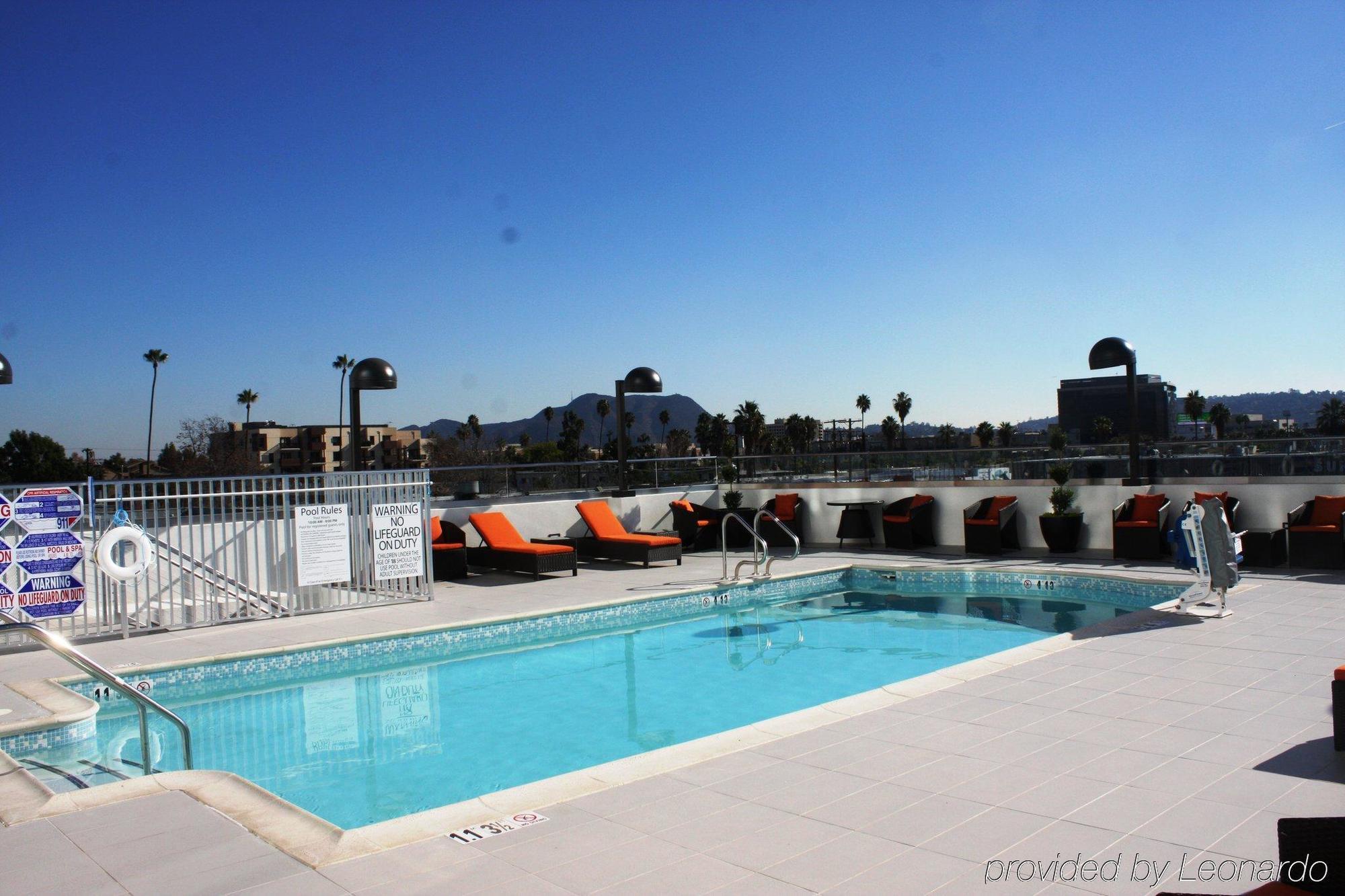 Holiday Inn Express North Hollywood - Burbank Area By Ihg Los Ángeles Exterior foto