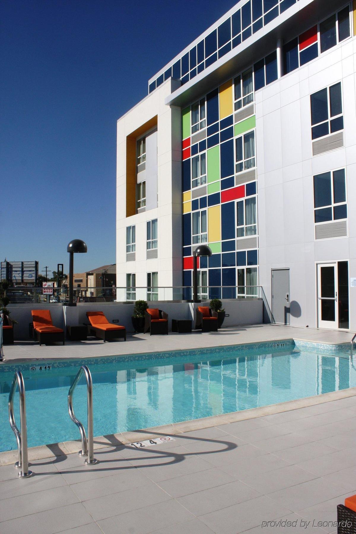 Holiday Inn Express North Hollywood - Burbank Area By Ihg Los Ángeles Exterior foto