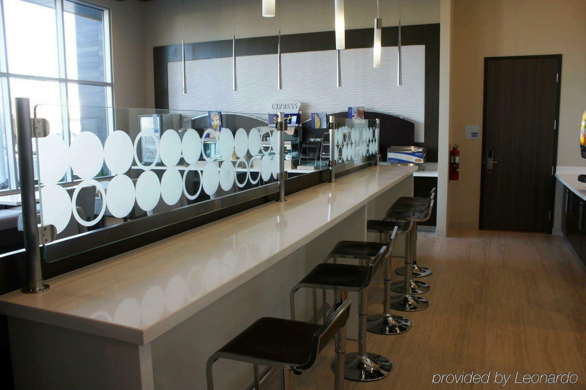 Holiday Inn Express North Hollywood - Burbank Area By Ihg Los Ángeles Exterior foto